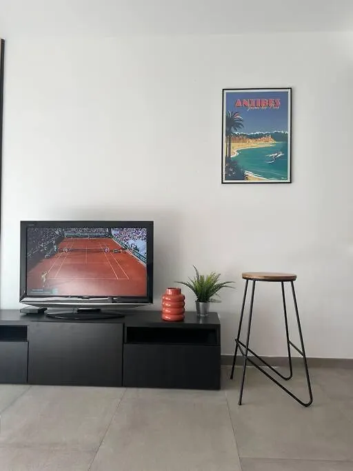 Studio Proche Plage Et Vieil Antibes + Parking France