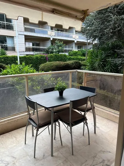 Apartment Studio Proche Plage Et Vieil Antibes + Parking France