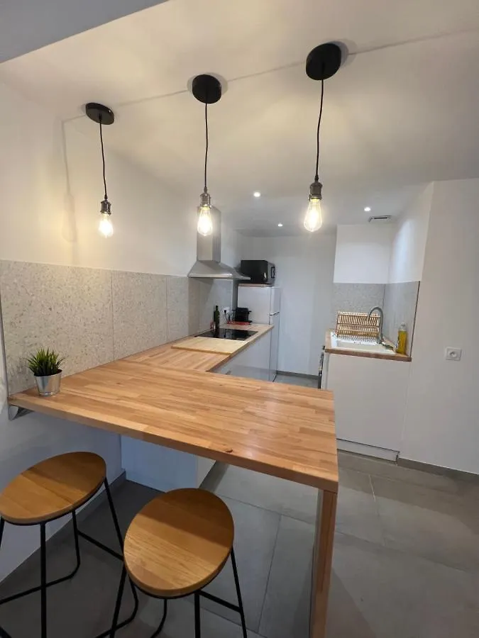 Studio Proche Plage Et Vieil Antibes + Parking 0*,  France