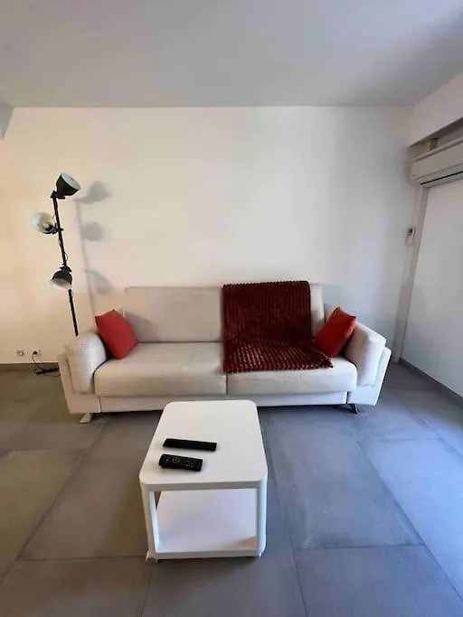 Studio Proche Plage Et Vieil Antibes + Parking Apartment